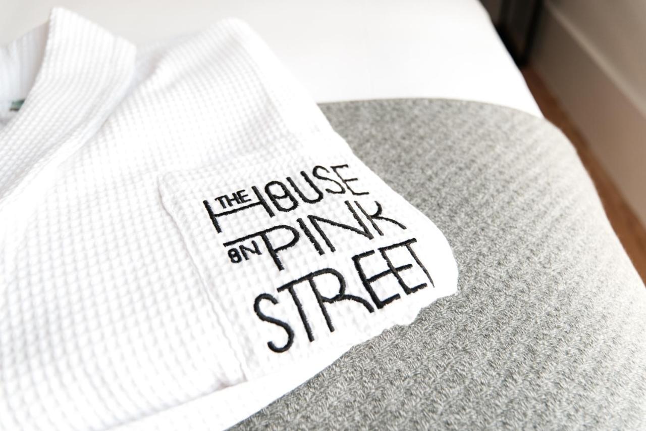 The House On The Pink Street In Aparthotel Lisbon